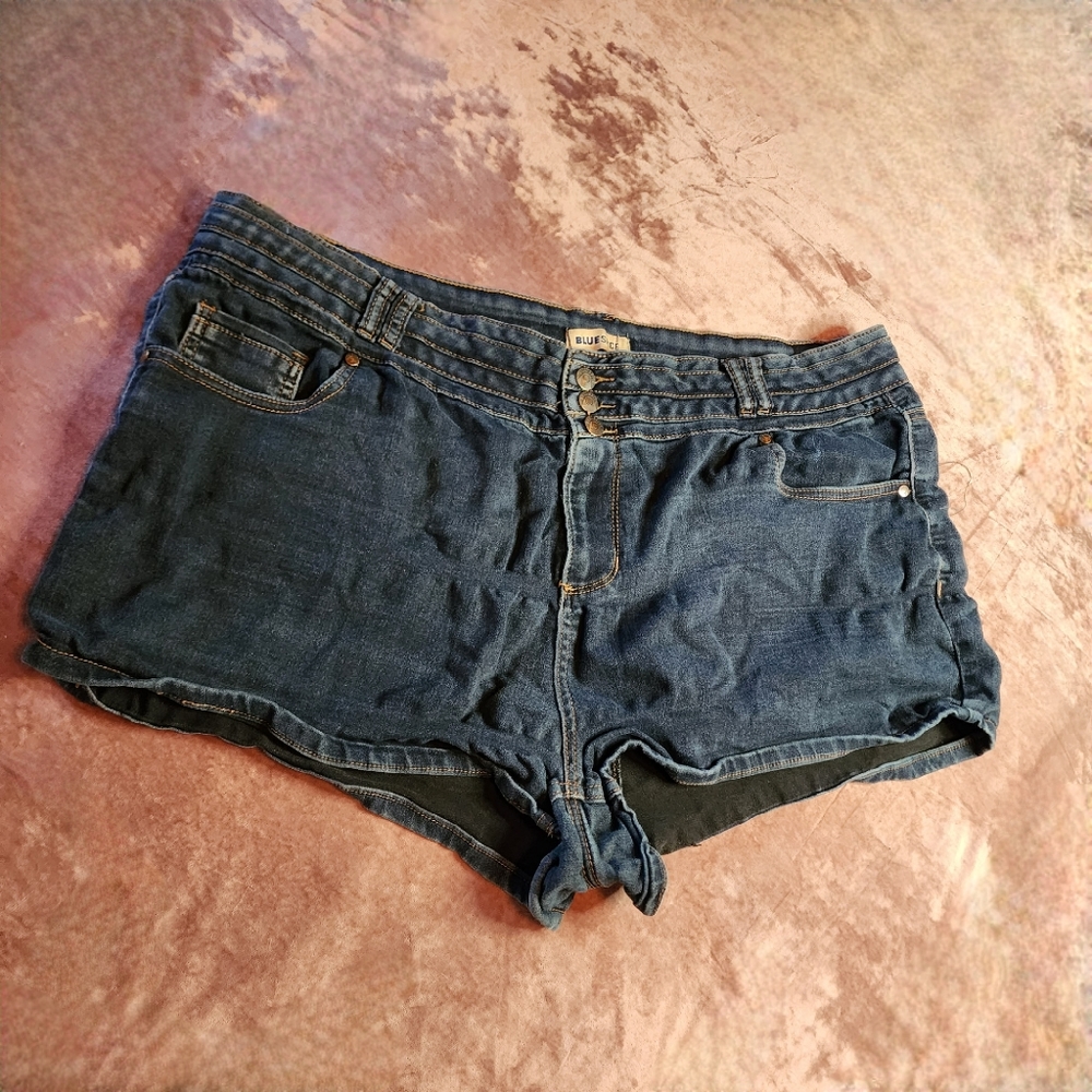 Plus Size :: Blue Spice Stretch Jean Shorts